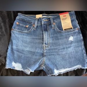 Levi’s High Rise Shorts NWT